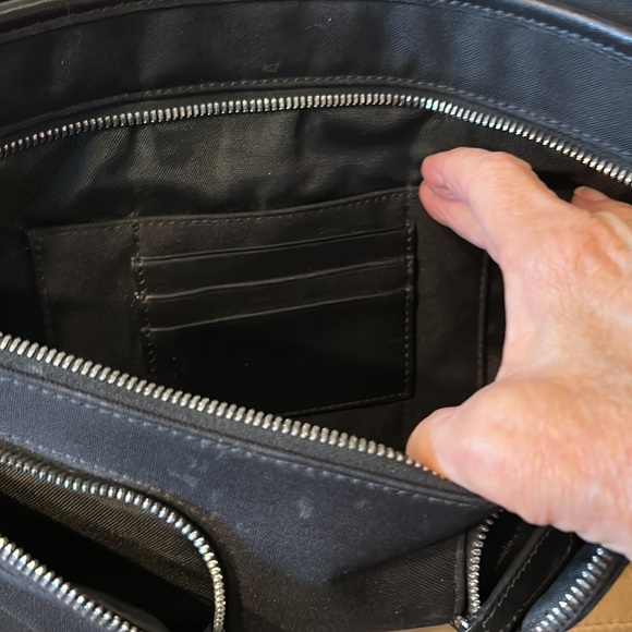 Coach, canvas with leather crossbag messenger bag with very sturdy metal closur - Picture 8 of 13